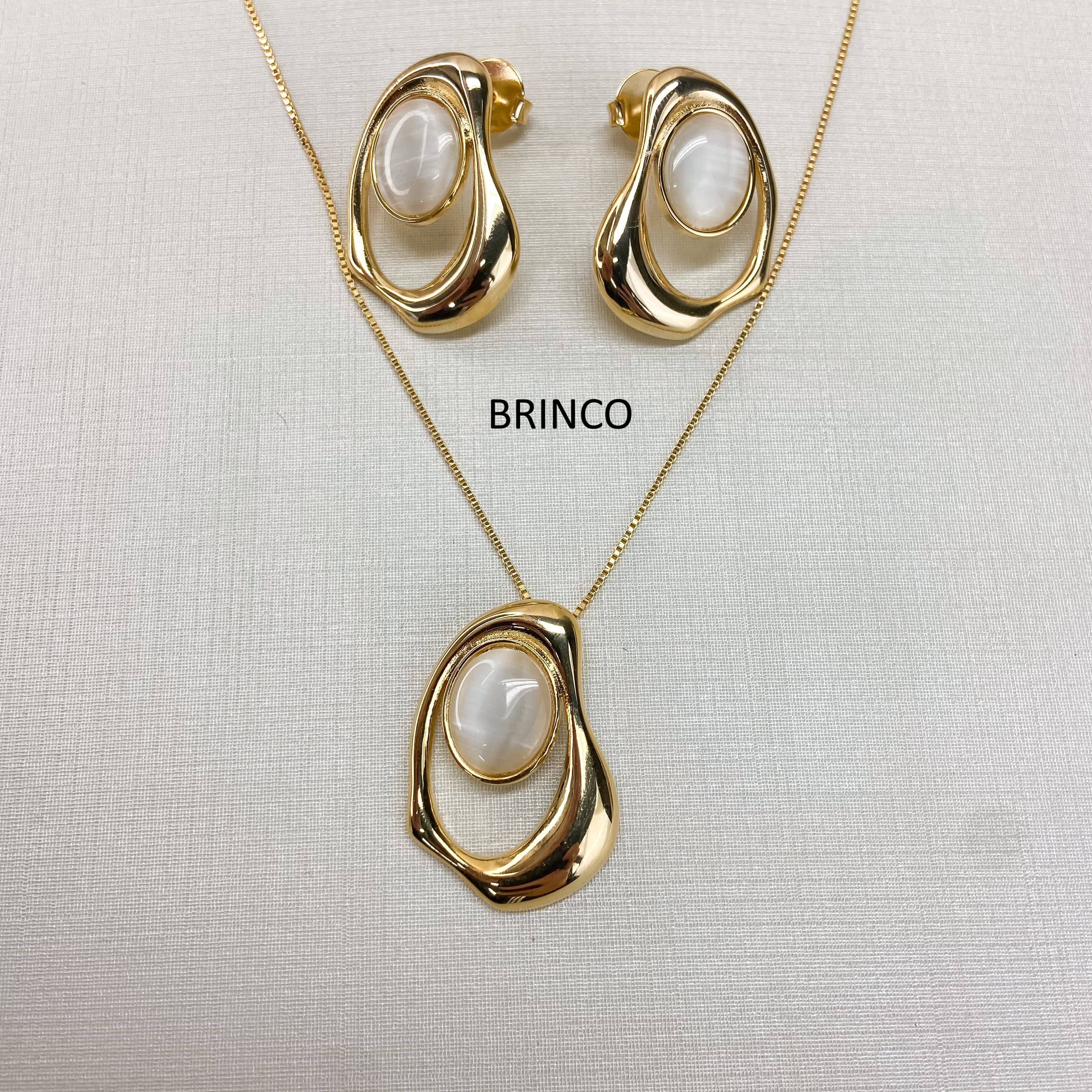 Earrings 220310