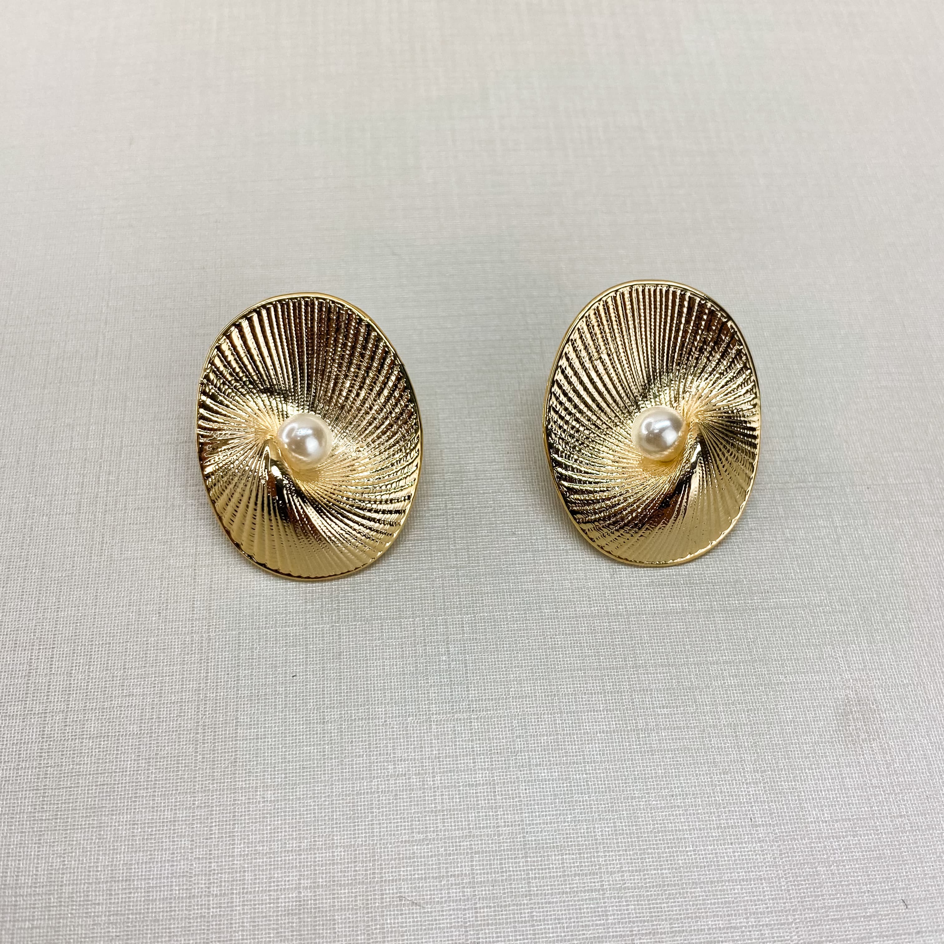 Earrings 220323